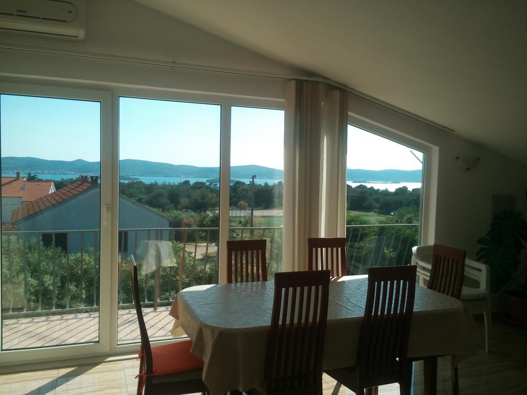 Apartmani Kapitanovic Biograd Na Moru Exterior foto